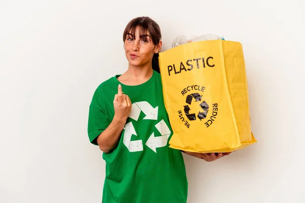 Jovem Argentina Reciclado Plástico Isolado Fundo Branco Apontando Com Dedo — Fotografia de Stock