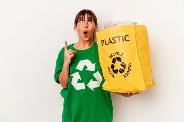 Jeune Argentine Recyclé Plastique Isolé Sur Fond Blanc Pointant Envers — Photo