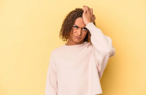 Young Latin Transsexual Woman Isolated Yellow Background Forgetting Something Slapping — Stock Photo, Image