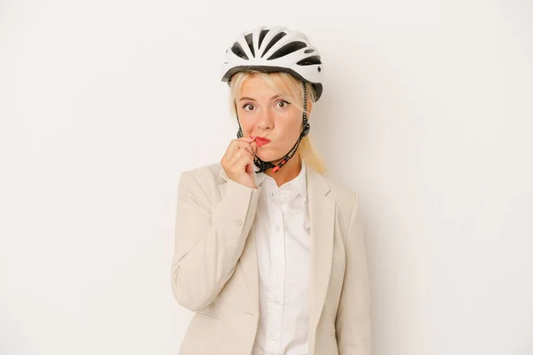 Jeune Entreprise Femme Russe Tenant Casque Vélo Isolé Sur Fond — Photo
