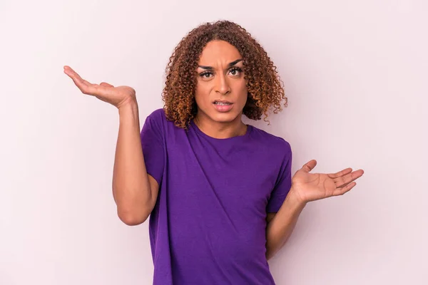 Young Latin Transsexual Woman Isolated Pink Background Confused Doubtful Shrugging — Stock Photo, Image