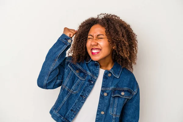 Jeune Femme Afro Américaine Aux Cheveux Bouclés Isolée Sur Fond — Photo