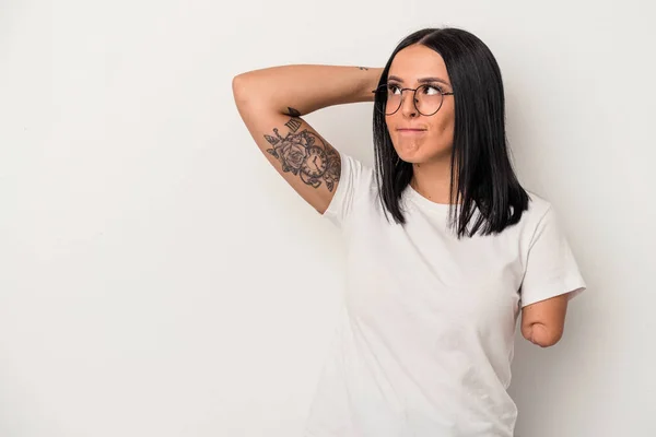 Jonge Blanke Vrouw Met Een Arm Geïsoleerd Witte Achtergrond Aanraken — Stockfoto