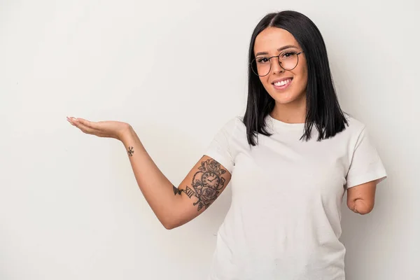 Jonge Blanke Vrouw Met Een Arm Geïsoleerd Witte Achtergrond Met — Stockfoto