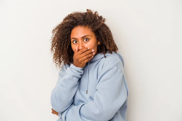 Young African American Woman Curly Hair Isolated White Background Scared — Stock Photo, Image