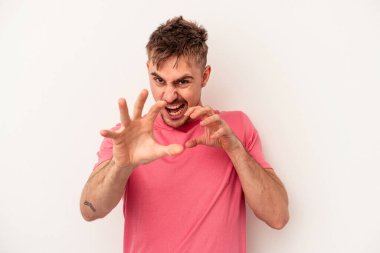 Beyaz arka planda izole genç beyaz adam bir fikri, ilham konsepti var.