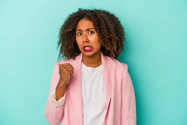 Jeune Femme Afro Américaine Aux Cheveux Bouclés Isolée Sur Fond — Photo