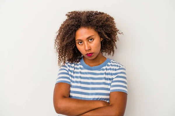 Jonge Afro Amerikaanse Vrouw Met Krullend Haar Geïsoleerd Witte Achtergrond — Stockfoto