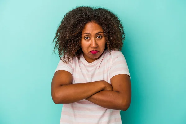 Jeune Femme Afro Américaine Aux Cheveux Bouclés Isolé Sur Fond — Photo