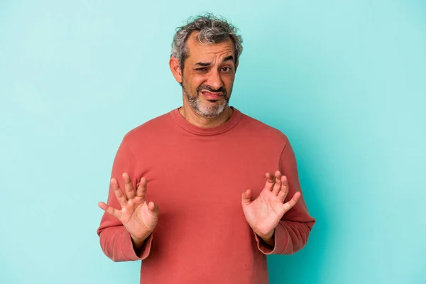 Middle Age Caucasian Man Isolated Blue Background Rejecting Someone Showing — Foto de Stock