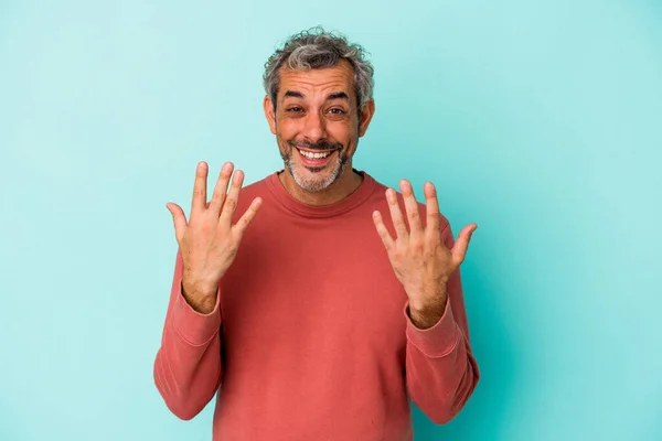 Middle Age Caucasian Man Isolated Blue Background Showing Number Ten — Foto de Stock