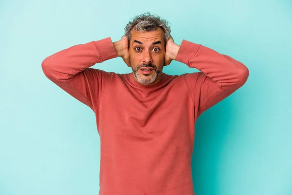 Middle Age Caucasian Man Isolated Blue Background Covering Ears Hands — Foto de Stock
