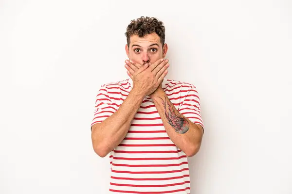 Young Caucasian Man Isolated White Background Shocked Covering Mouth Hands — Stock Photo, Image