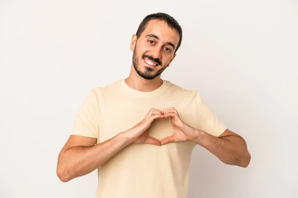 Joven Hombre Caucásico Aislado Sobre Fondo Blanco Sonriendo Mostrando Una — Foto de Stock