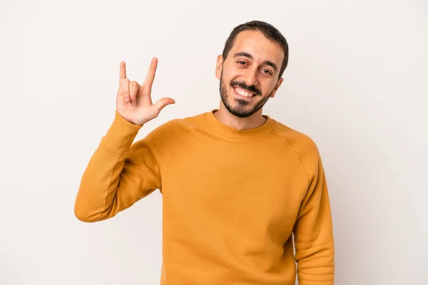 Jovem Caucasiano Isolado Sobre Fundo Branco Mostrando Gesto Chifres Como — Fotografia de Stock