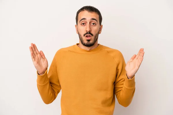 Joven Hombre Caucásico Aislado Sobre Fondo Blanco Teniendo Una Idea — Foto de Stock