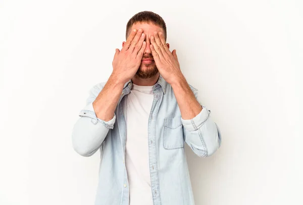 Junge Kaukasische Mann Mit Diastema Isoliert Auf Weißem Hintergrund Angst — Stockfoto