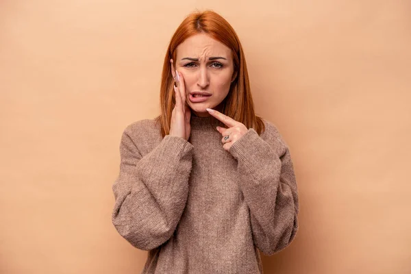 Young Caucasian Woman Isolated Beige Background Having Strong Teeth Pain — Stock Photo, Image