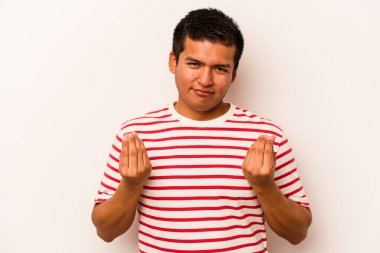 Beyaz arka planda izole edilmiş genç bir İspanyol, kadının hiç parası olmadığını gösteriyor..