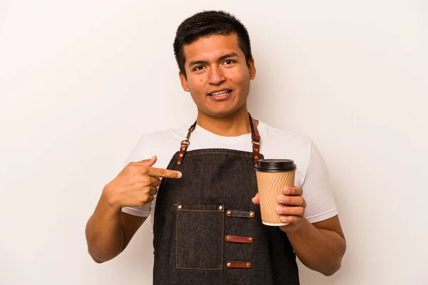 Restaurace Hispánský Číšník Drží Odnést Kávu Izolované Bílém Pozadí Osoba — Stock fotografie