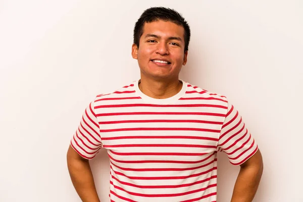 Joven Hombre Hispano Aislado Sobre Fondo Blanco Feliz Sonriente Alegre —  Fotos de Stock