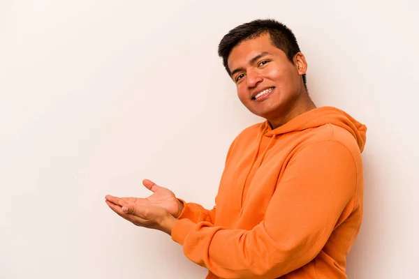 Young Hispanic Man Isolated White Background Holding Copy Space Palm — Stock Photo, Image