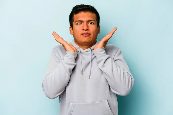 Young Hispanic Man Isolated Blue Background Surprised Shocked — ストック写真