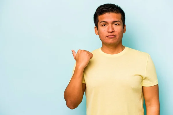 Young Hispanic Man Isolated Blue Background Shocked Pointing Index Fingers — Stock Photo, Image