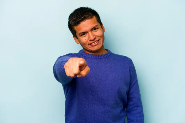 Junger Hispanischer Mann Isoliert Auf Blauem Hintergrund Fröhliches Lächeln Das — Stockfoto