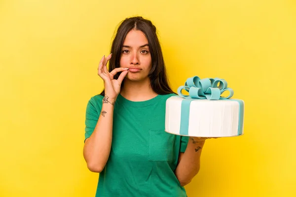 Young Hispanic Woman Holding Birthday Cake Isolated Yellow Background Fingers — 스톡 사진