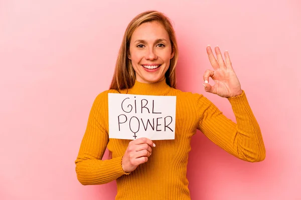 Genç Beyaz Kadın Pembe Arka Planda Izole Edilmiş Kız Güç — Stok fotoğraf