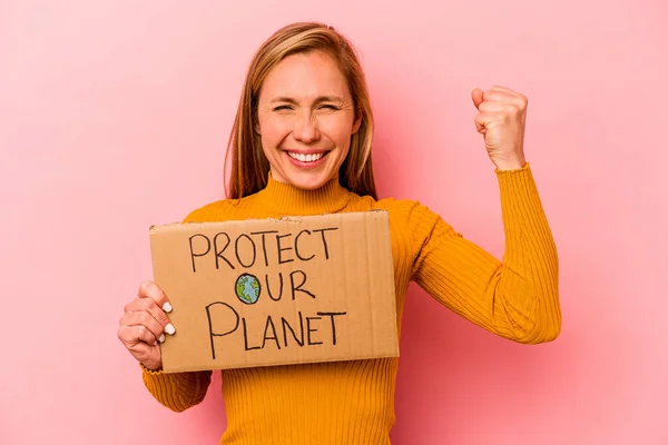 Young Caucasian Woman Holding Protect Our Planet Placard Isolated Pink — Photo