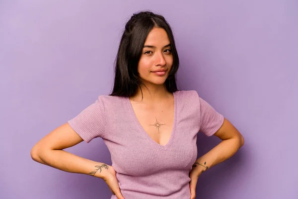 Young Hispanic Woman Isolated Purple Background Frowning Face Displeasure Keeps — Stock Photo, Image