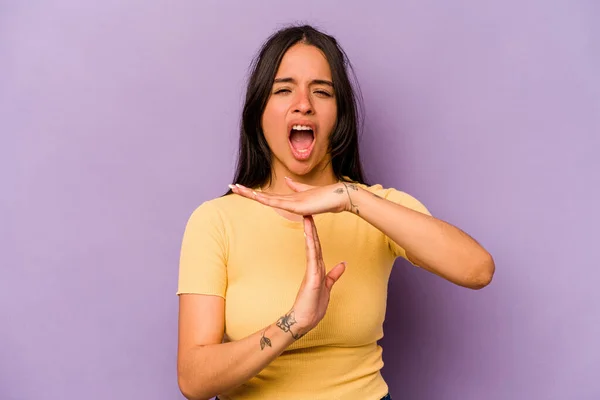 Young Hispanic Woman Isolated Purple Background Showing Timeout Gesture — 스톡 사진
