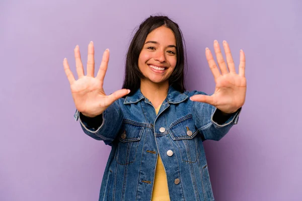 Young Hispanic Woman Isolated Purple Background Showing Number Ten Hands — 스톡 사진
