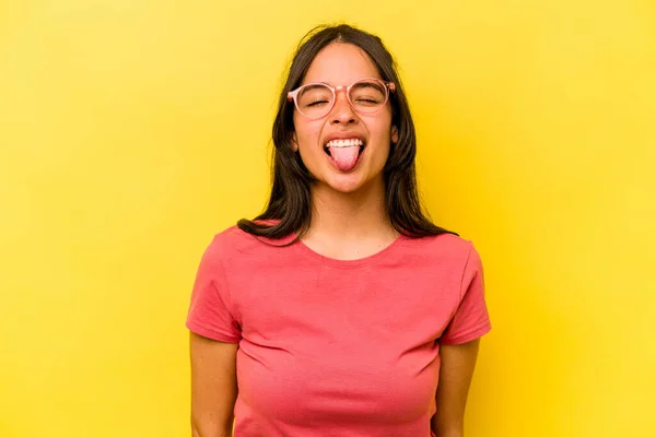 Young Hispanic Woman Isolated Yellow Background Funny Friendly Sticking Out — Foto Stock