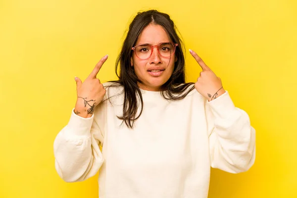 Young Hispanic Woman Isolated Yellow Background Showing Disappointment Gesture Forefinger —  Fotos de Stock