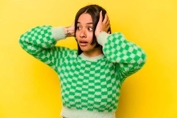 Young Hispanic Woman Isolated Yellow Background Screaming Very Excited Passionate —  Fotos de Stock