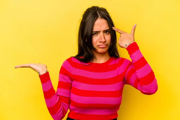 Young Hispanic Woman Isolated Yellow Background Showing Disappointment Gesture Forefinger — Fotografia de Stock
