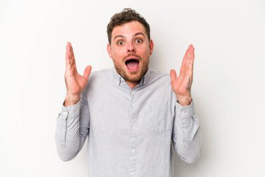 Beyaz arka planda izole genç beyaz adam bir fikri, ilham konsepti var.