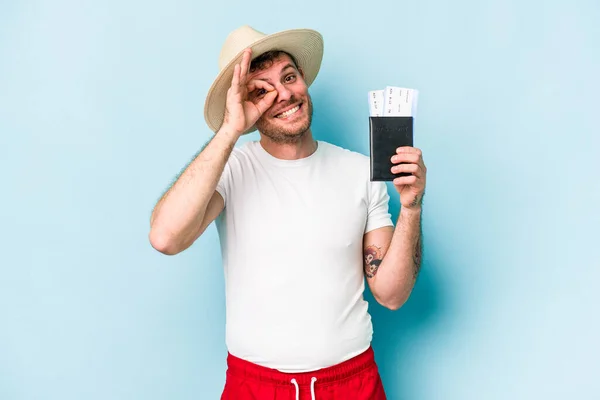 Young Caucasian Traveler Man Holding Passport Isolated Blue Background Excited — ストック写真