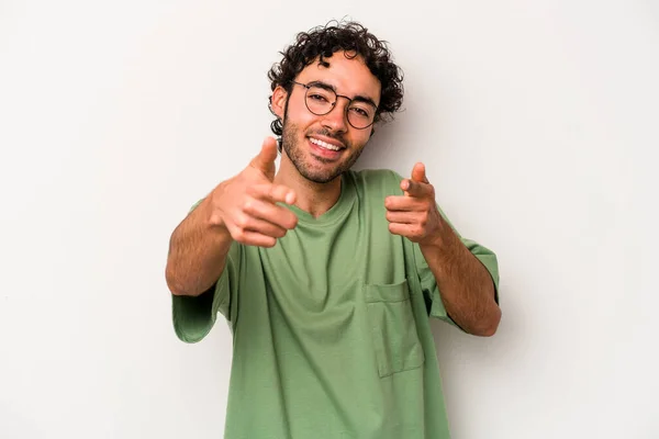 Young Caucasian Man Isolated White Background Cheerful Smiles Pointing Front — Stock Photo, Image