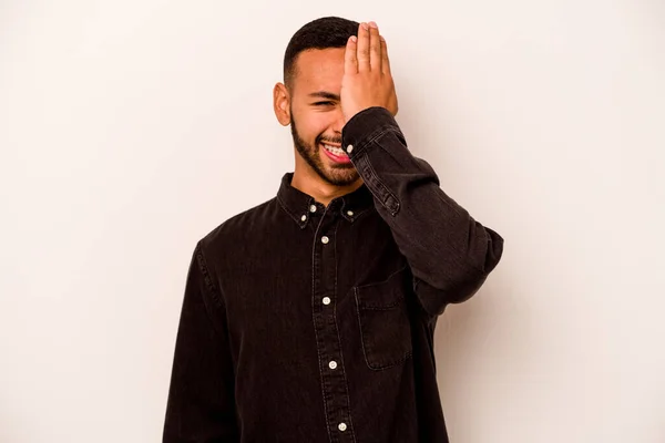 Young Hispanic Man Isolated White Background Forgetting Something Slapping Forehead — 스톡 사진