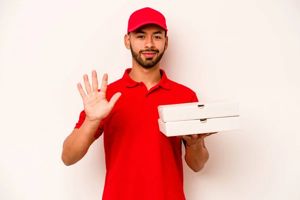 Young Hispanic Delivery Man Holding Pizzas Isolated White Background Smiling — ストック写真