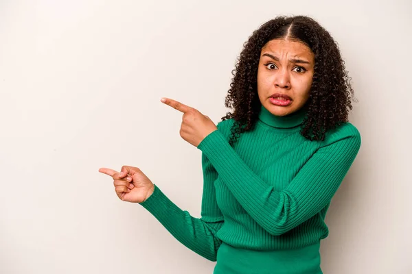 Young African American Woman Isolated White Background Shocked Pointing Index — Stock Photo, Image
