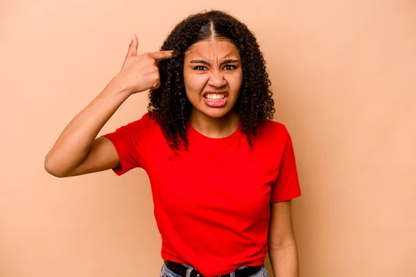 Jeune Femme Afro Américaine Isolée Sur Fond Beige Montrant Geste — Photo