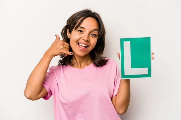 Young Hispanic Woman Holding Beginner Driver Sign Isolated White Background — Stockfoto