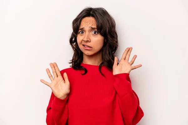 Young Hispanic Woman Isolated White Background Rejecting Someone Showing Gesture — Stock Photo, Image