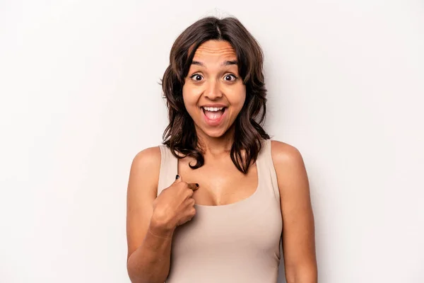 Young Hispanic Woman Isolated White Background Surprised Pointing Finger Smiling — Foto Stock