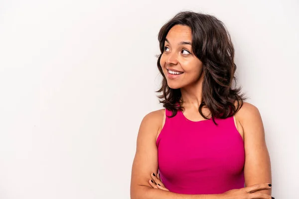 Young Hispanic Woman Isolated White Background Smiling Confident Crossed Arms — Stockfoto